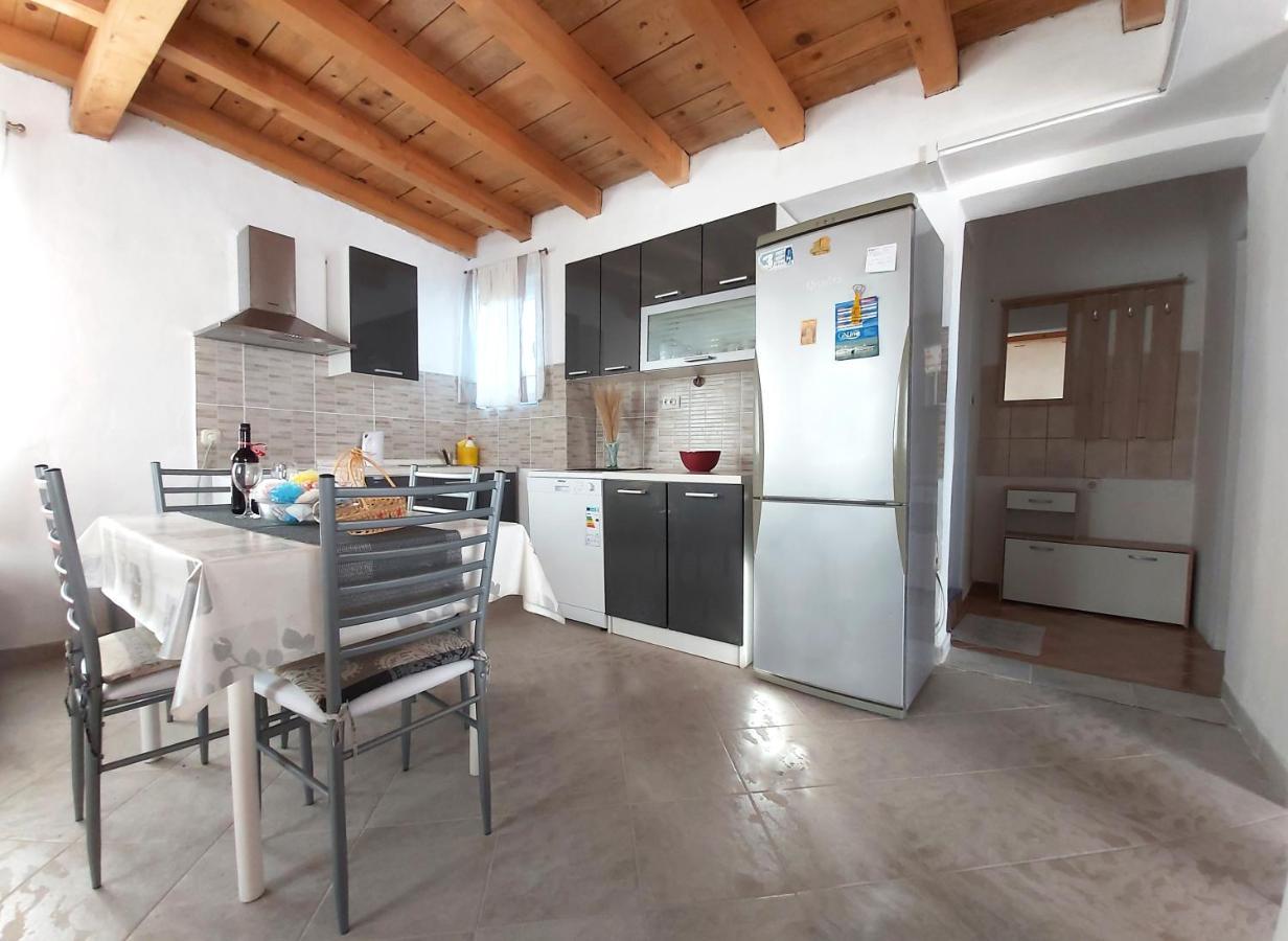Apartments With A Parking Space Sali, Dugi Otok - 8181 Εξωτερικό φωτογραφία